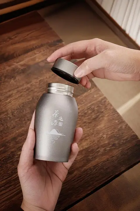 ミニステンレス製 携帯用お茶缶【小型・密閉・旅行用・ファッショナブル】