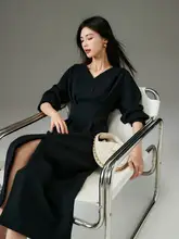 シンプルなデザインのストレートワンピース【フレンチスタイル・長袖・ウエストシェイプ】