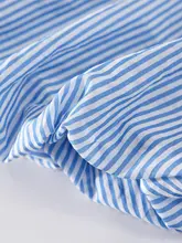 ストライプと立体花デザインのオフショルダー無袖シャツ【レディース・夏用・洗練されたスタイル】