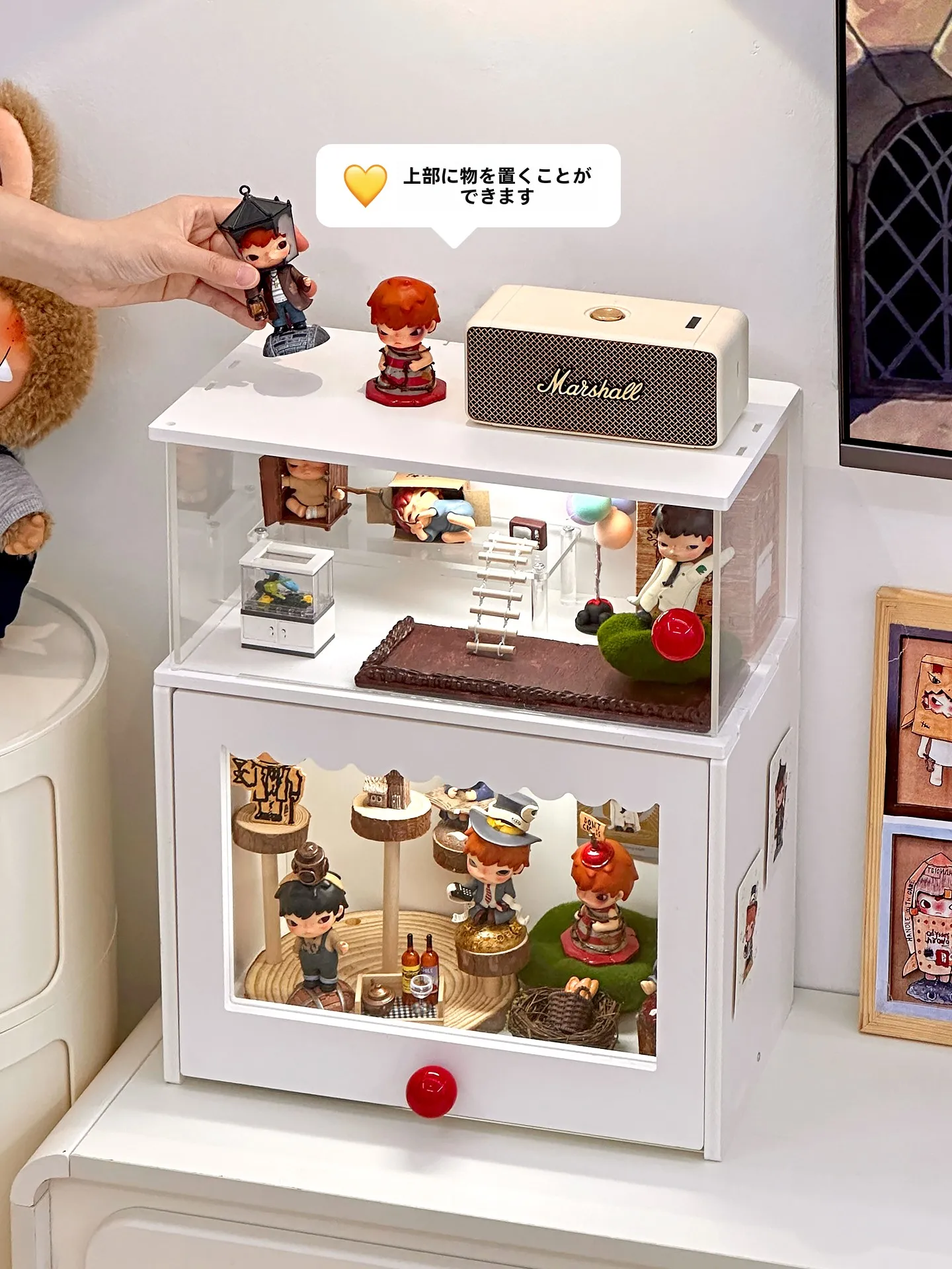 透明アクリル製フィギュアディスプレイラック：ホコリ防止とデスクトップ装飾の実用性を検証