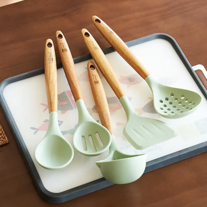 耐高温シリコン製フライ返し【家庭用・こびりつき防止・調理器具】