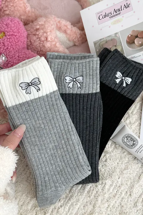 リボンデザイン中筒ソックス【秋冬用・グレー・純綿】