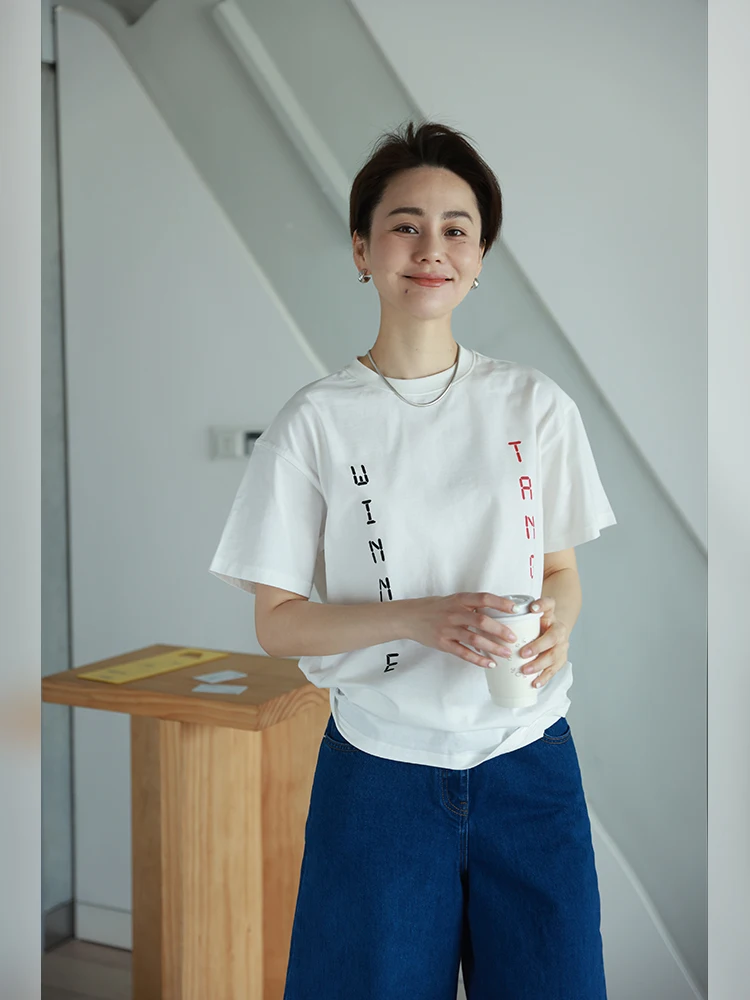 通勤の疲れを一瞬で和らげる？WinnieTangの四周年記念Tシャツが本当に効果的なのか？