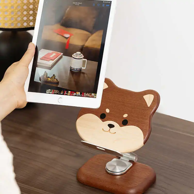 柴犬デザインの木製折 りたたみ式タブレットスタンド：収納と回転機能でオフィス・子供用に最適