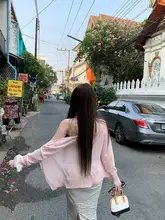 優しいVネックボタン付きベーシック薄手日焼け止めブラウス