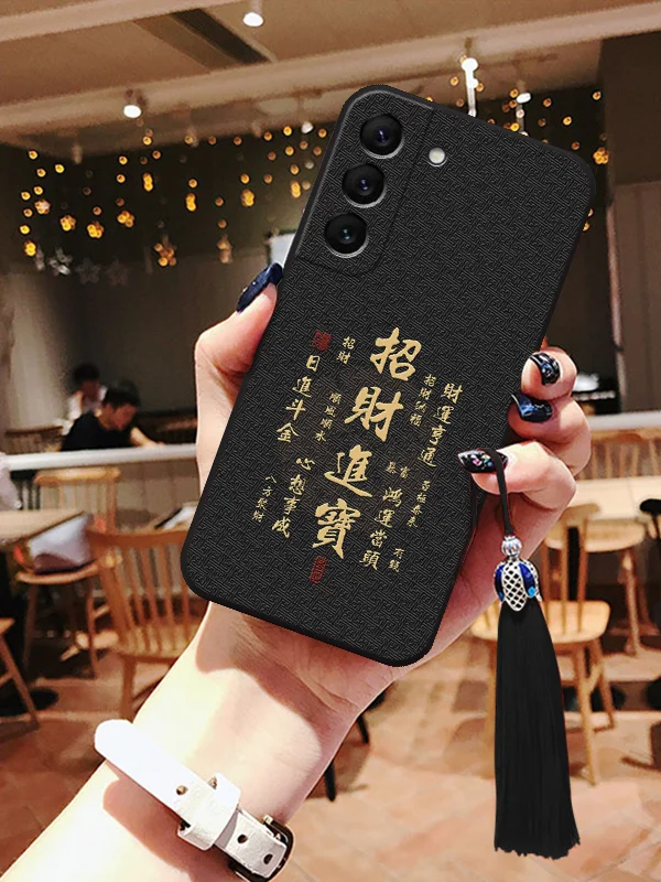 立体浮彫りデザインのスマートフォンケース【Samsung Galaxy S23/S24/S25対応・高級感のあるソフトケース・メンズ向け】