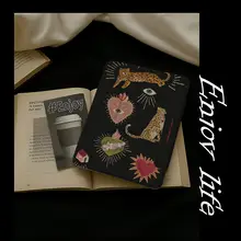 iPad用プロテクトケース【黒いヒョウ柄・愛心デザイン・磁気吸着・防落下対応・ペンホルダー付き】