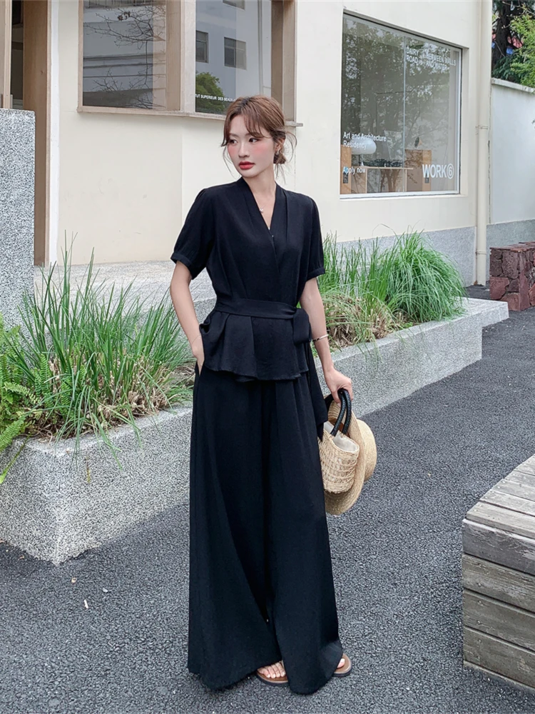 20代後半に着る服の選び方：4つのアイテムで実感する快適で自然なファッションライフ