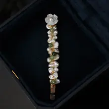 翡翠のヘアクリップ【アンティークスタイル・サイドクリップ・淡水バロックパール使用】