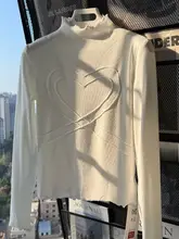 フリル付きハイネック長袖Tシャツ【秋用・可愛らしいハートデザイン・女性用】