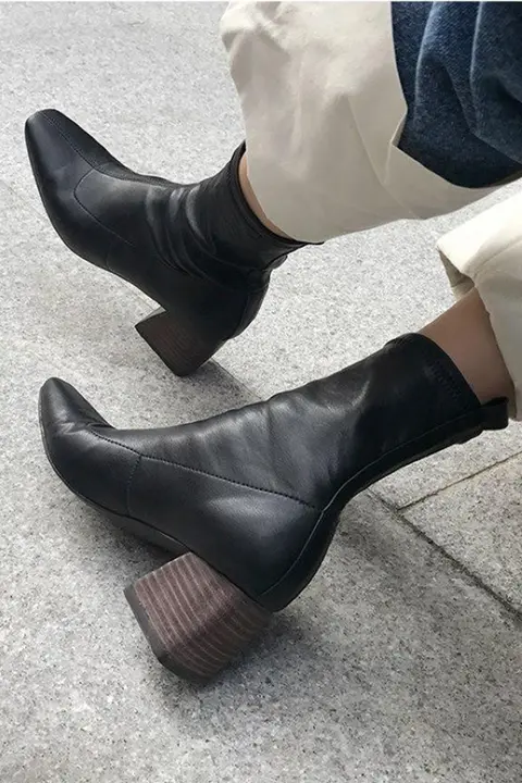 尖頭・ブロックヒールの中筒ブーツ【弾力素材・韓国風】