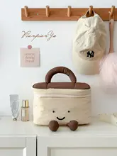 可愛い足型化粧ポーチ【外出用・携帯便利・女性用・化粧品収納】