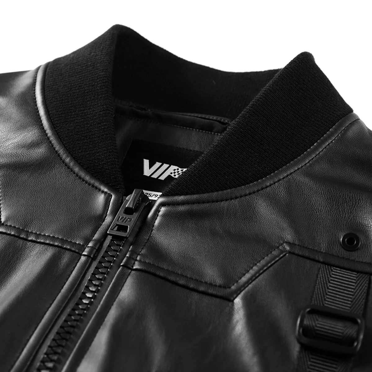ライダースジャケット メンズをどう選ぶ？機能性とファッションのバランスが鍵