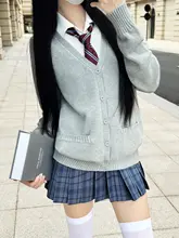浅灰色のVネック長袖カーディガン【学院風・重ね着対応】