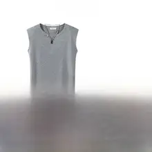 グレーのノースリーブTシャツとショートパンツ【夏用・スタイルアップ・カジュアル】（セットアップ対応）