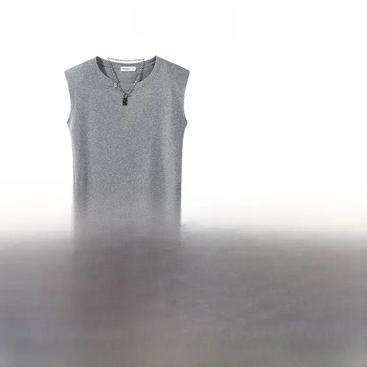 グレーのノースリーブTシャツとショートパンツ【夏用・スタイルアップ・カジュアル】（セットアップ対応）