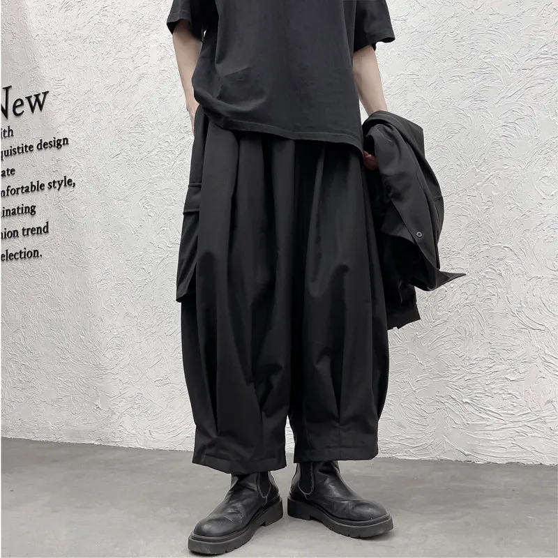 オーバーサイズワイドパンツ：レトロデザインのメンズパーカーが定義する青春スタイル