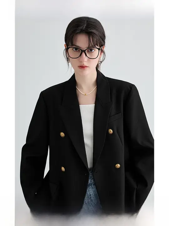 エレガントなデザインの大きめサイズ用西洋風ジャケット【通勤・カジュアル・女性用】（セットアップ対応）