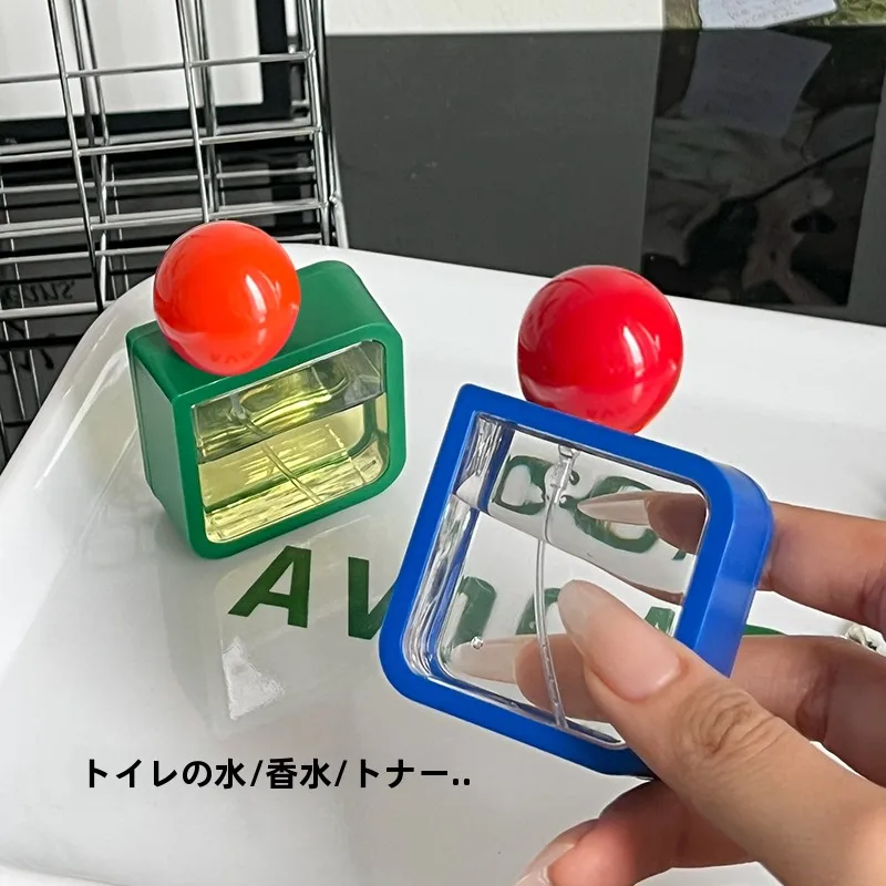 旅行先に持っていくべき香りは？スプレーボトルが解決する3つの悩み
