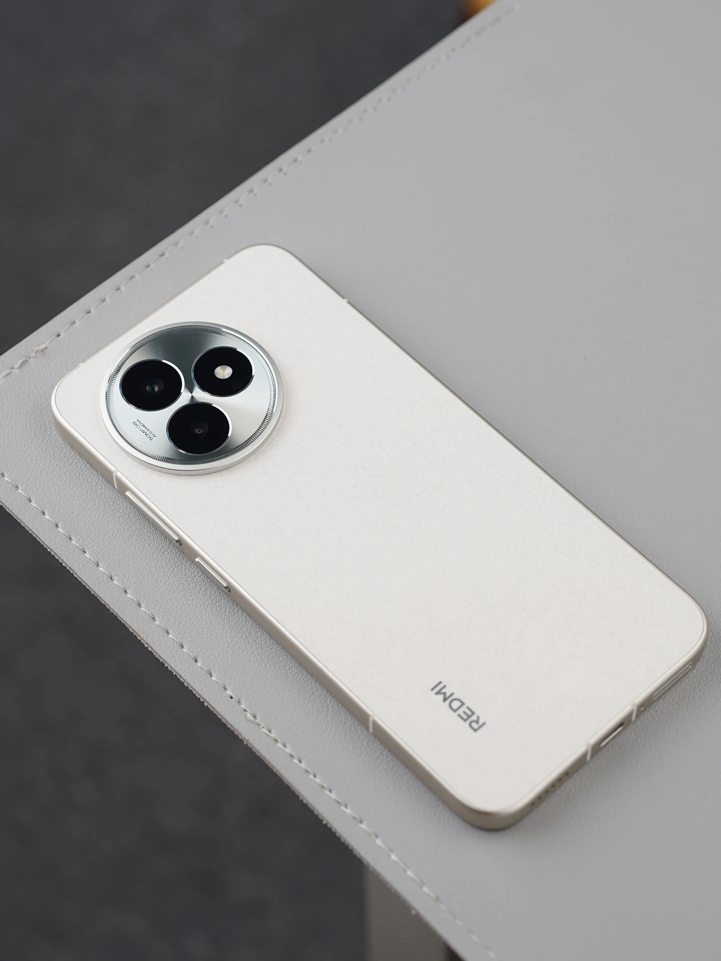 iPhone 11 Pro ガラスフィルム おすすめ：酷安酷品 AR増透レンズフィルムの仕様と実用性