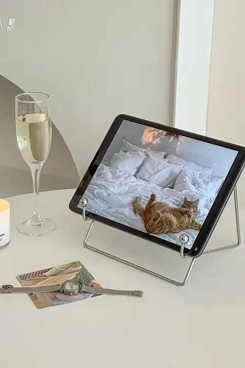 インスタ風 金属製タブレットスタンド【デスク・ベッド用・携帯性・鉄製】