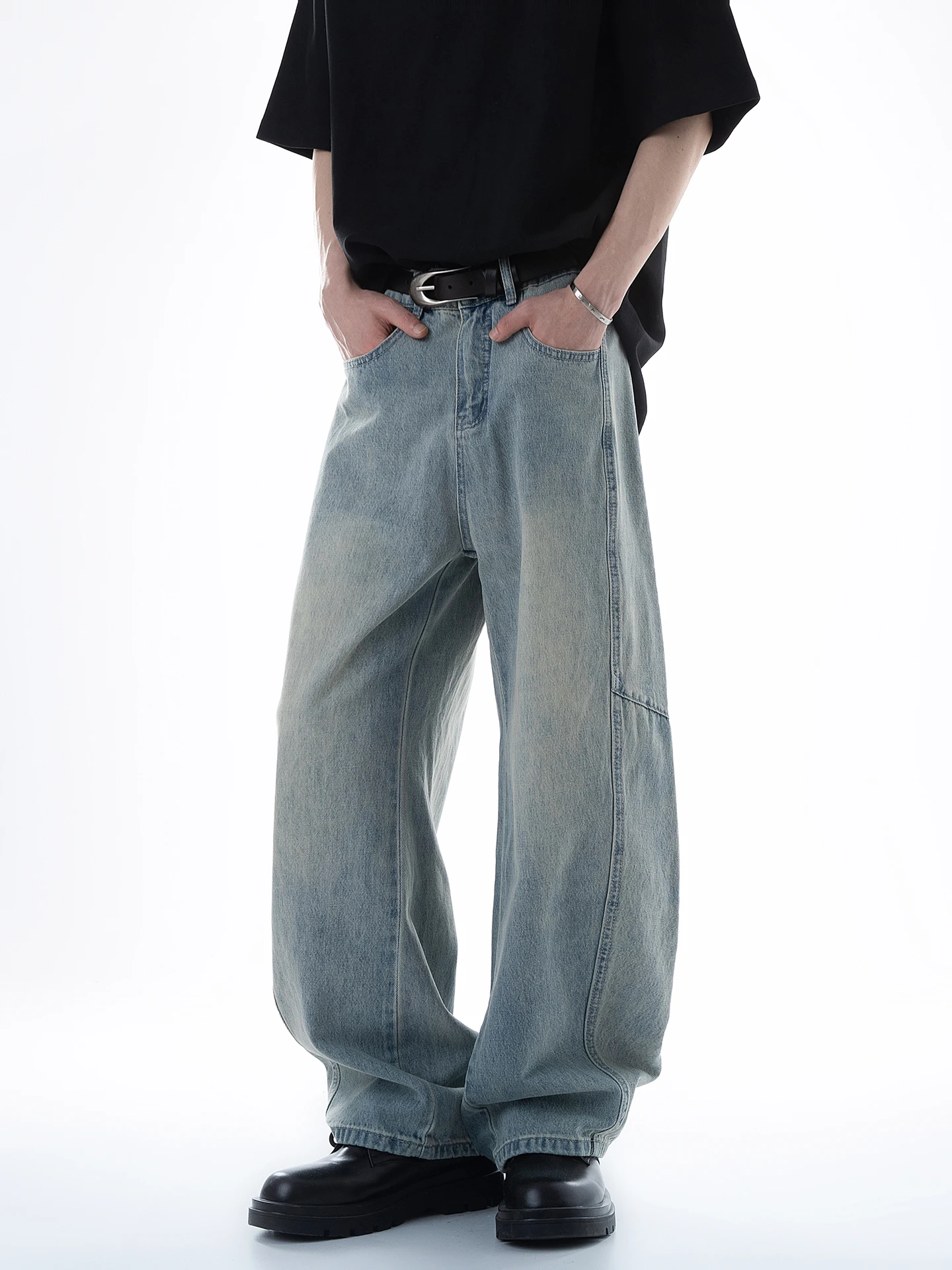 デニムパンツ ブルーの色合いと実用性を徹底解説