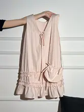 リゾート風 ピンクVネック フリル裾 ワイドフィット キャミソールワンピース【夏用・ノースリーブ】