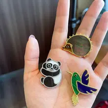 パンダデザインのブローチ【男性用スーツアクセサリー・幸運のモチーフ】