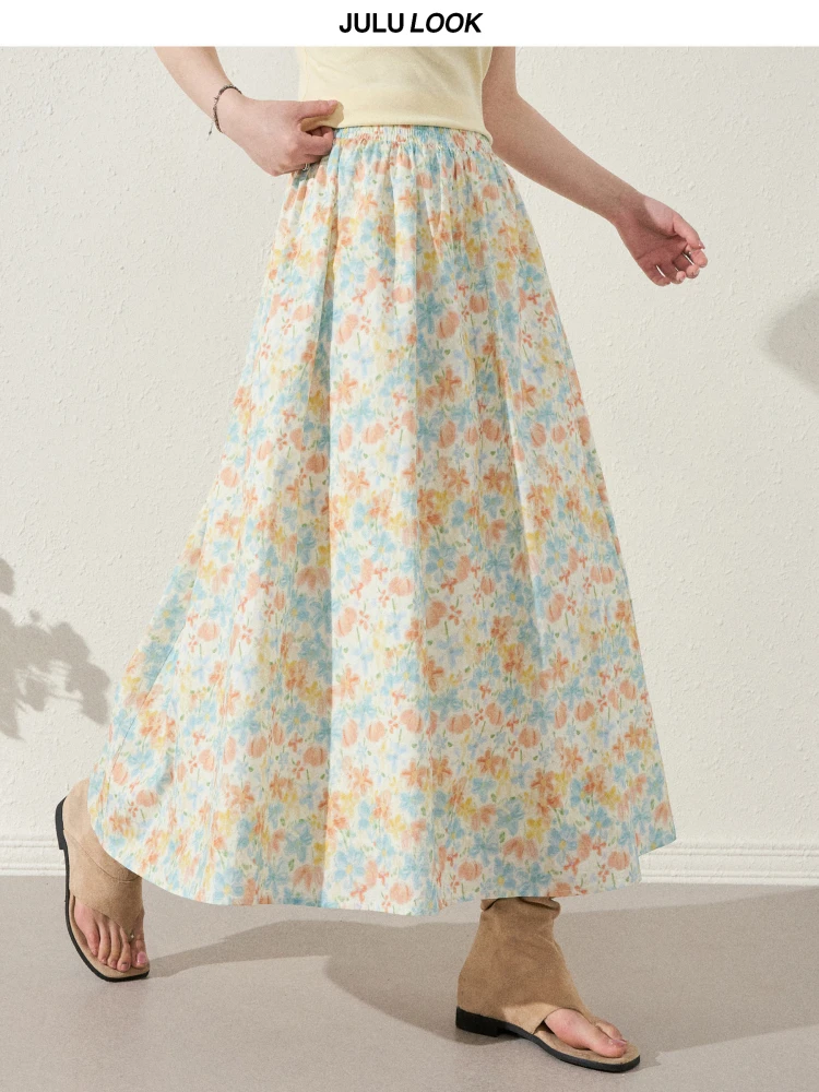 鮮やかなフラワープリントの大きいサイズ半身スカート：夏服に最適な柔らかい素材とデザイン