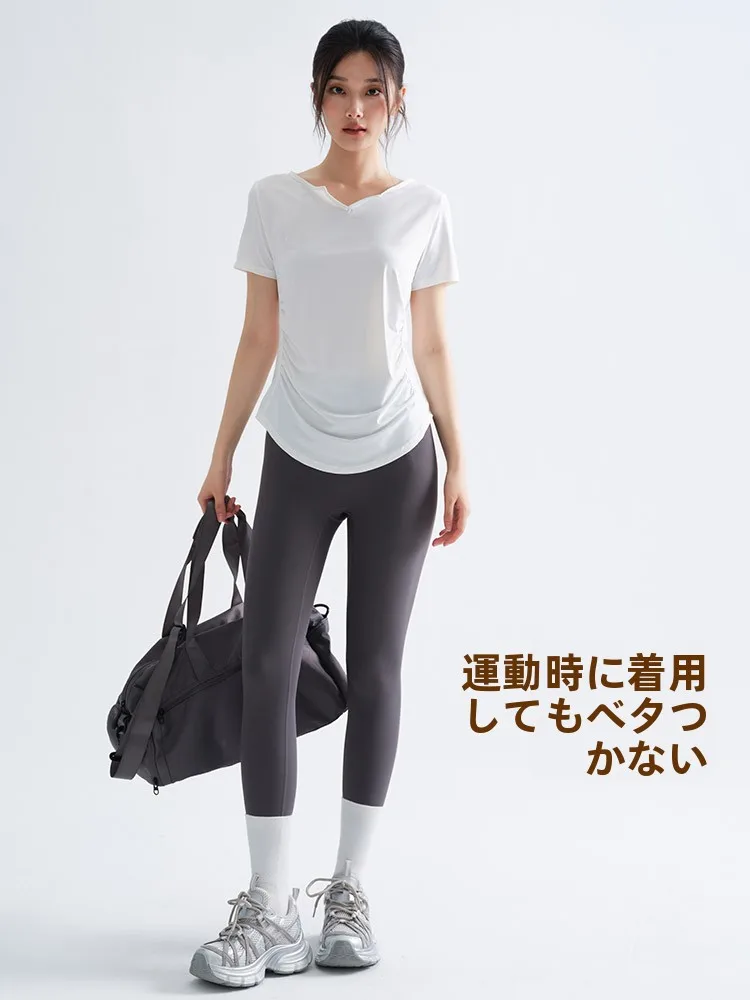 女性用トレーニング半袖Tシャツ：汗をかいても臭わない服としての実用性と性能