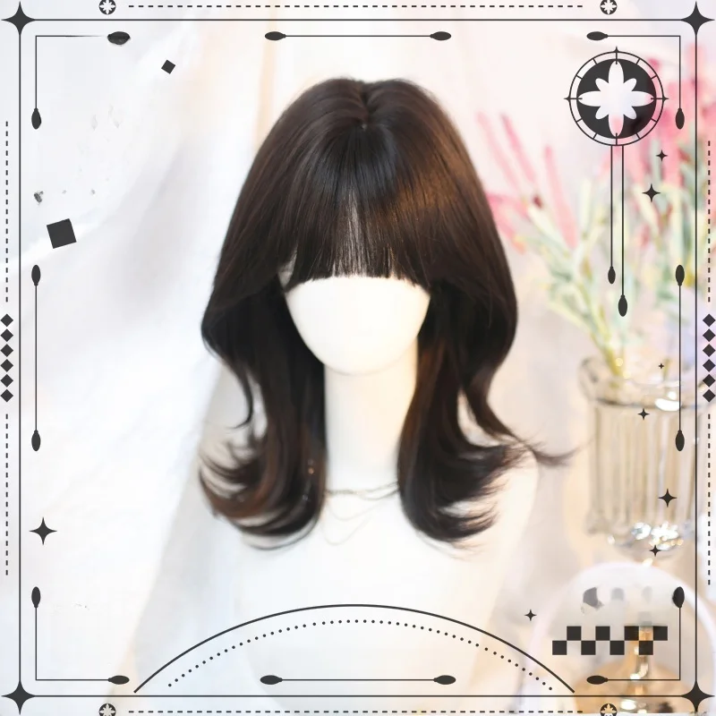 ミディアムヘアのスタイルやケアにぴったりな5選：自然で軽やかな日常を実現するためのアイテム選び方