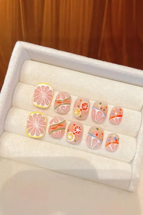 夏のレモンデザイン ネイルチップ【手作り・爽やかで可愛い・取り外し可能】