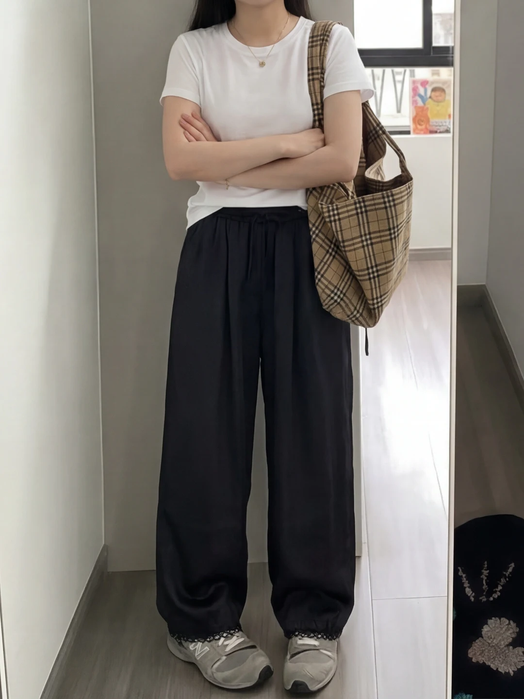 快適で軽やか！大きいサイズの薄手ストレートパンツは通販で安いおすすめ品か