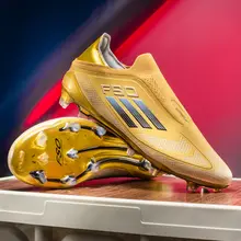 穴あけ不要のサッカーシューズ【成人用・天然芝対応・トレーニング用】