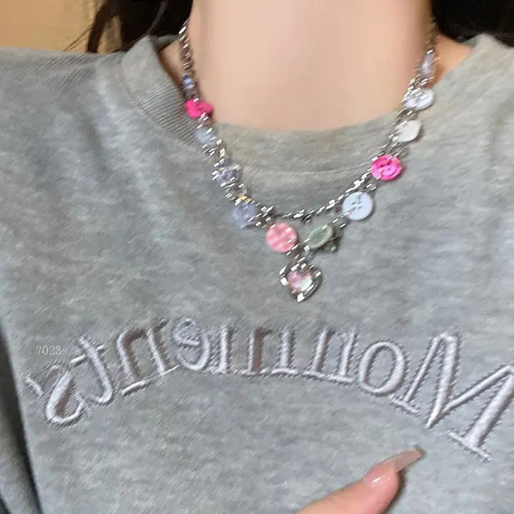 ボタンハートデザインのダブルレイヤーネックレス【女性用・軽やかなストリートスタイル・デコルテラインにフィット】