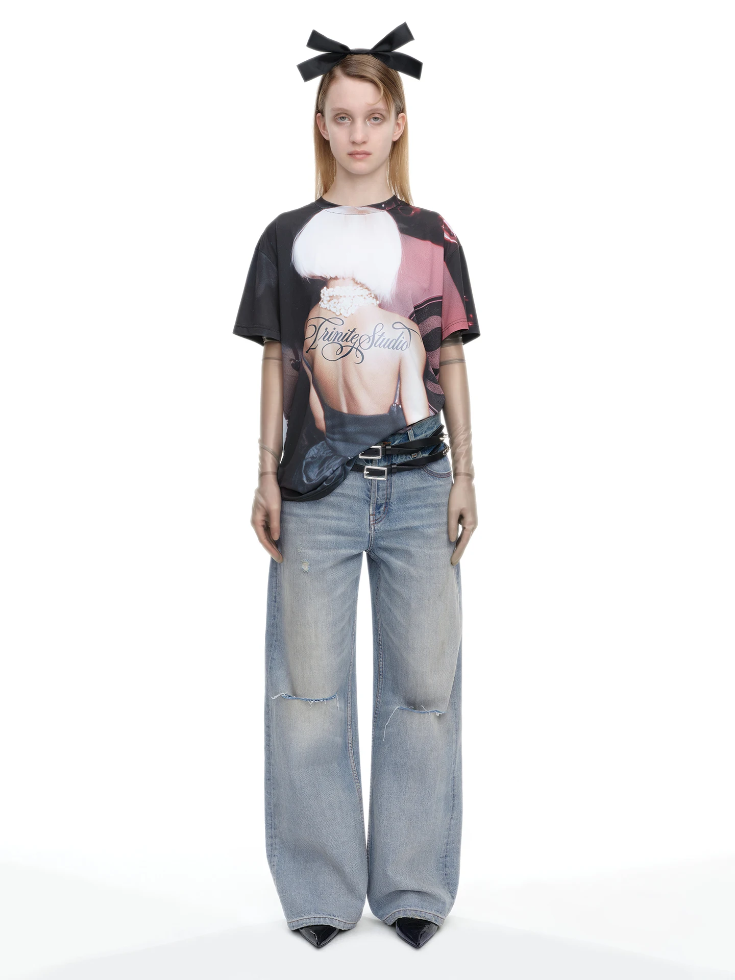 バックステージグラフィックプリントTシャツ：バックプリントのデザインと実用性を徹底解説