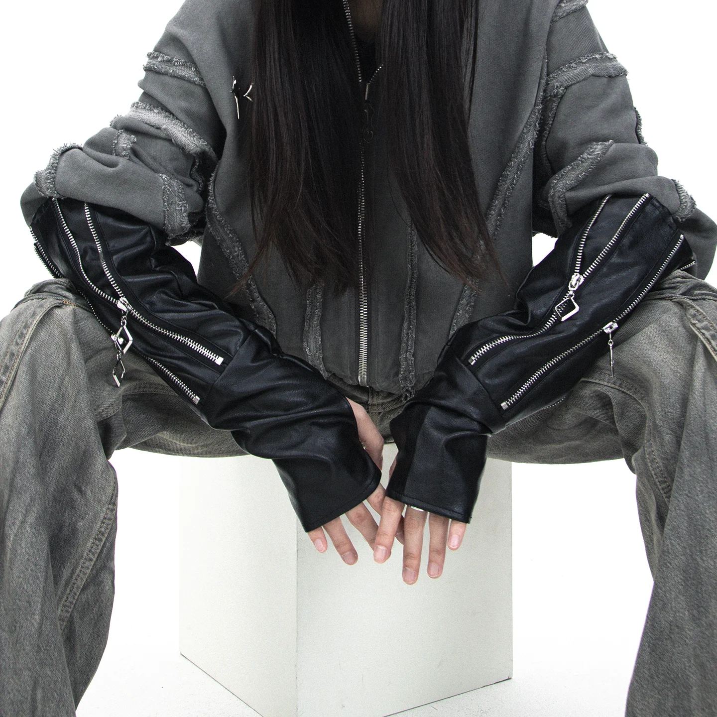 背抜き手袋は本当に効果的なのか？暗黒風のシルバー手袋が通勤スタイルを一変させた理由