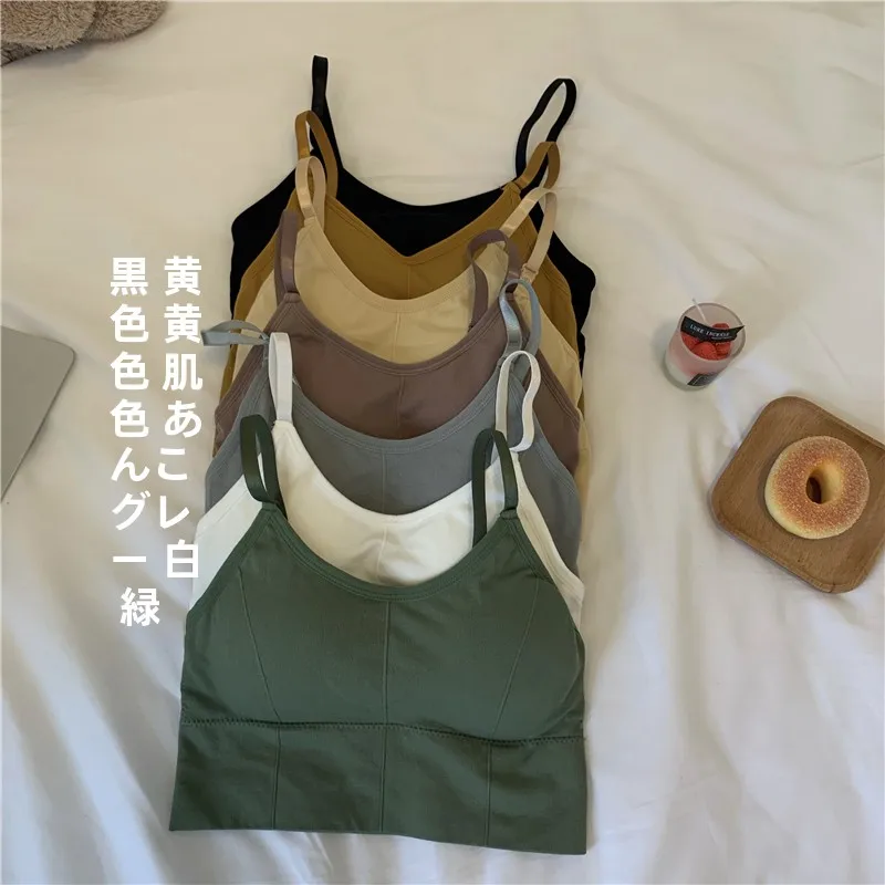 美しい背中デザインの吊り紐キャミソール：胸パッド付きで夏の通勤と外出に最適な着用法