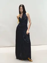 ラッセルカラーのハイネックブラウスとフリルスカート【立体的なデザイン・コントラストカラー・セットアップ対応】