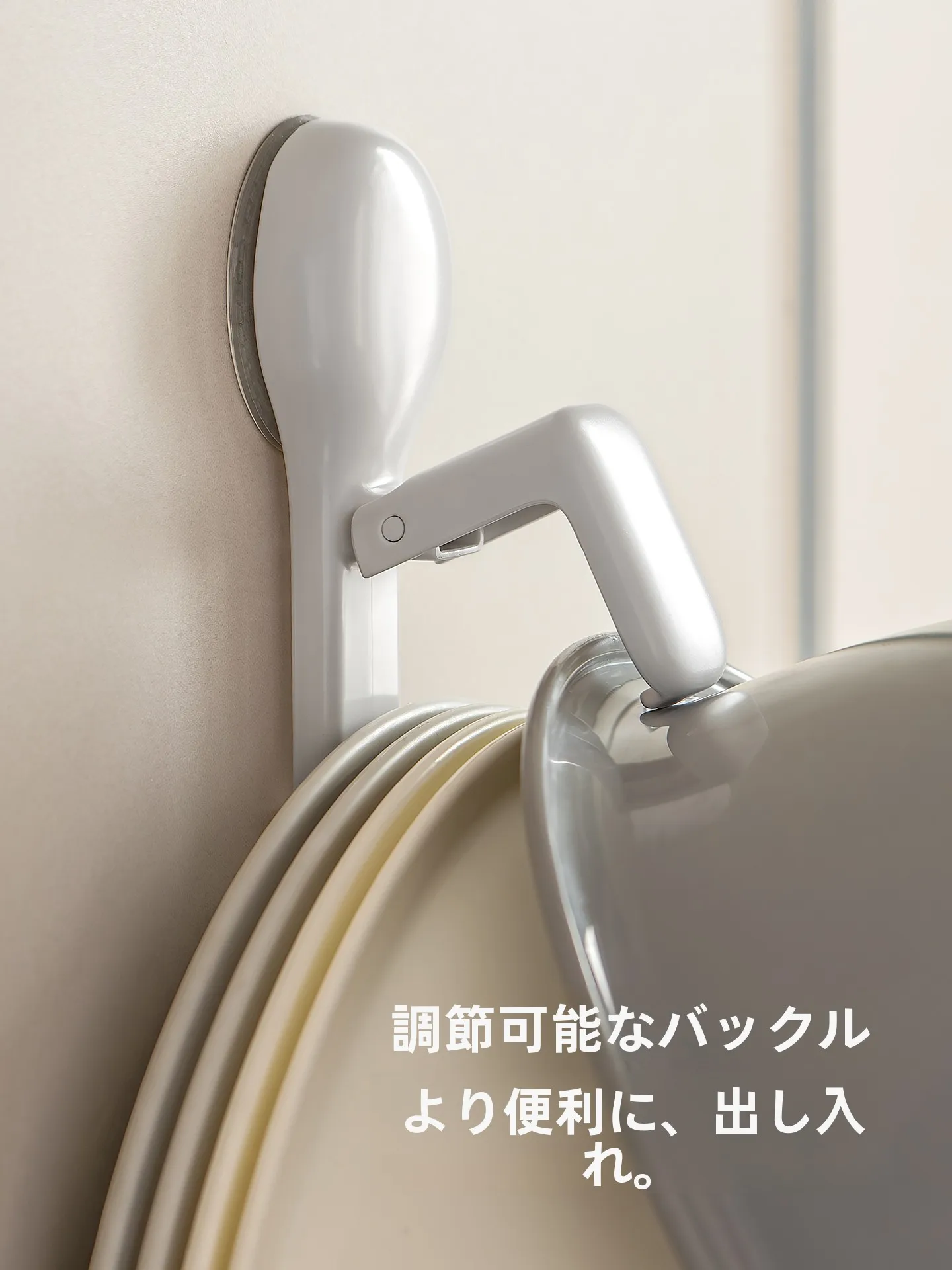 洗面所用吸盤式収納ラック：穴あけ不要で簡単設置の実用性を検証