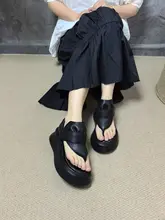 スタイリッシュな厚底サンダル【本革・トングデザイン・カジュアル】