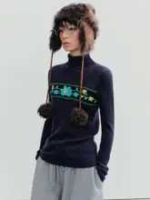 手刺繍デザインのアルパカウール ニットプルオーバー【レトロスタイル・刺繍入り】
