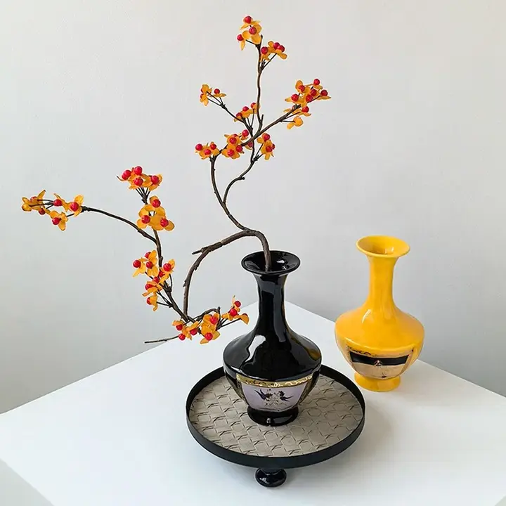 手描き陶器花瓶【高級感あるデザイン・リビング用・花器】