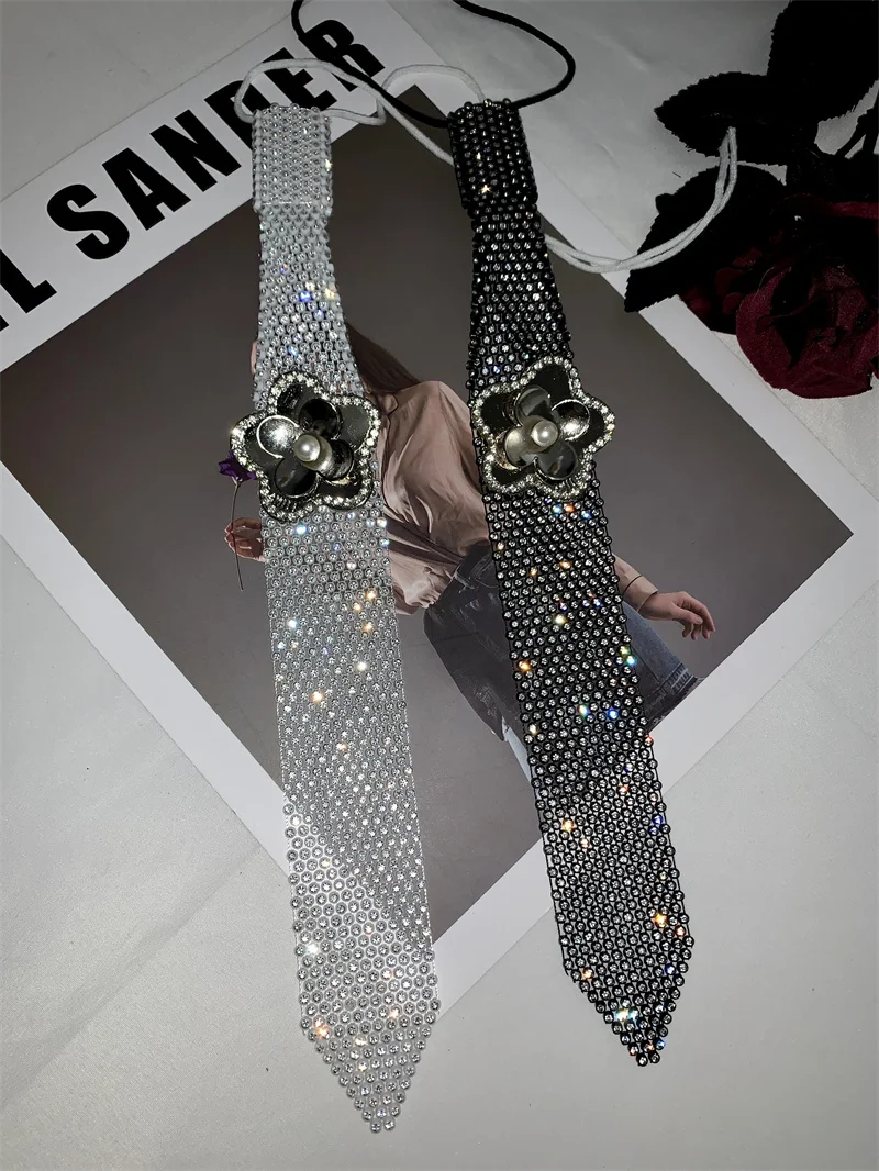 3000円のアクセサリーで卒業式を彩る！40代のあなたにぴったりなフラワーモチーフ首飾りは？