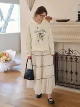 馬年刺繍入りフード付きトレーナー【春用・ゆったりデザイン・カジュアル】（セットアップ対応）