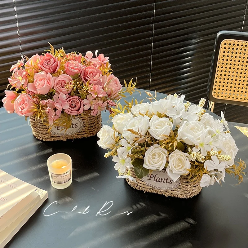ミニブーケ 1000円：フレンチレトロな造花ローズの小さな花束の実用性と使い方