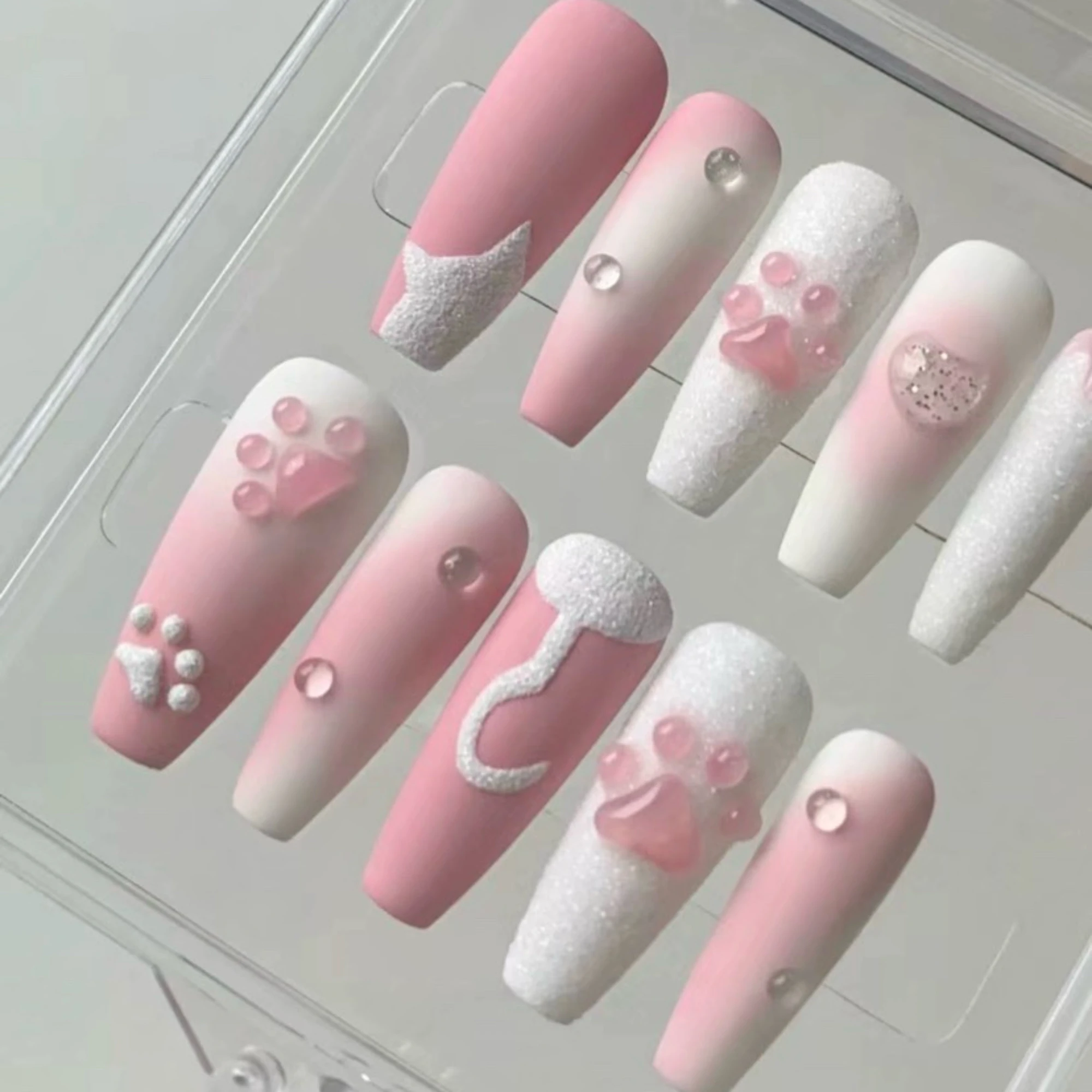 立体猫爪のハンドメイドネイル【超可愛い・ピンク・毛並みのあるデザイン】