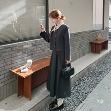 グレーの高級感あふれるジャケット風スカート【カジュアル・秋用・半袖】（セットアップ対応）