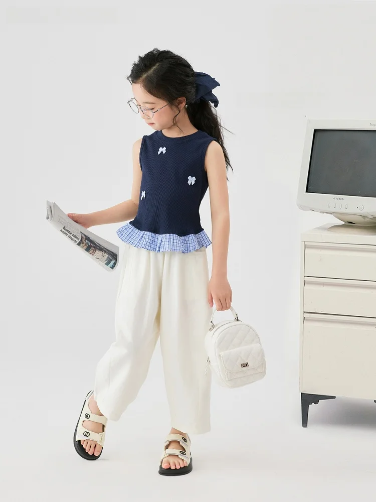 女の子  用夏のノースリーブトップスとパンツセット：小学3年生の女の子に人気の軽量通勤コーデ
