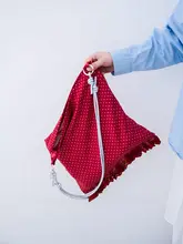 レトロな赤い水玉模様の斜め掛けバッグ【フリルデザイン・個性的なデザイン感】